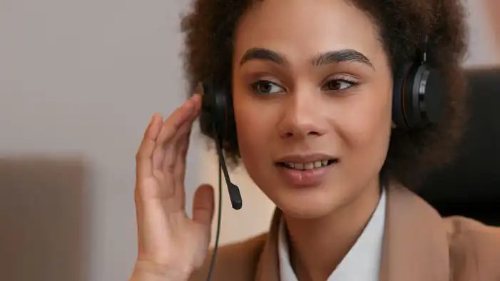 Call Centers 101: Průvodce call centrem a tím, co je pro vaši firmu nejlepší